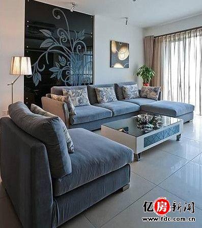 镜面设计很出彩 看工薪男7万黑白灰<a href="https://zixun.jia.com/tag/2521/" style="text-decoration:underline;" target="_blank">简约</a>家