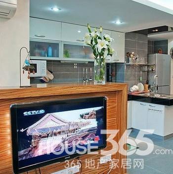 敞开式装修案例 2011流行<a href="https://zixun.jia.com/tag/2521/" style="text-decoration:underline;" target="_blank">简约</a>装修抢先看(图)