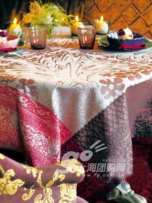 萧瑟秋冬 用浪漫花饰妆点你家餐桌